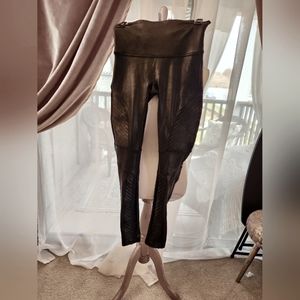 SPANX  Leather look moto leggings sz. L